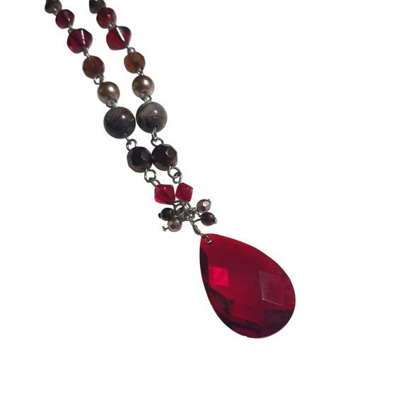 Vintage Crystal Necklace Red Glass Bead Teardrop Pendant Lightweight Jewelry - Picture 4 of 5